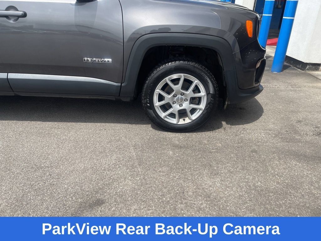 Used 2019 Jeep Renegade Latitude AWD/4WD image 10