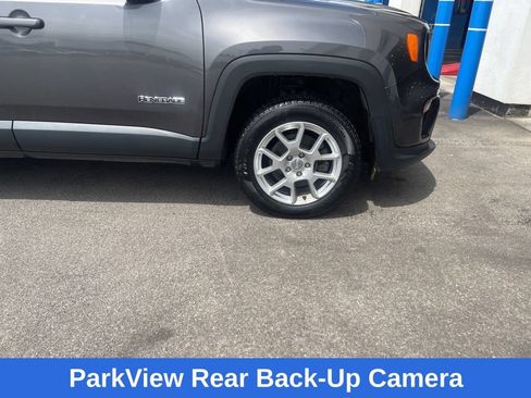 Used 2019 Jeep Renegade Latitude AWD/4WD image 10