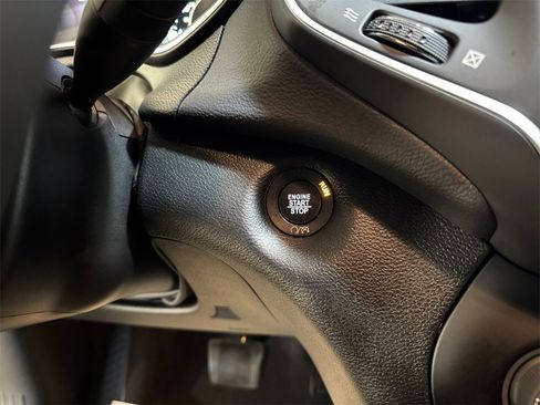 Used 2023 Jeep Cherokee Altitude Lux w/ Lux Elite Package image 29