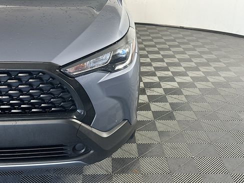 Used 2022 Toyota Corolla Cross LE FWD image 9