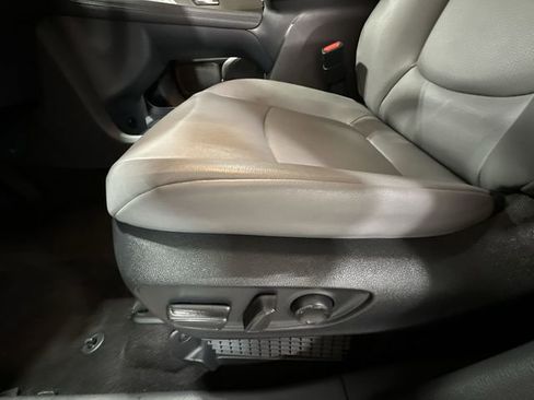 Used 2023 Toyota Sienna XLE image 18