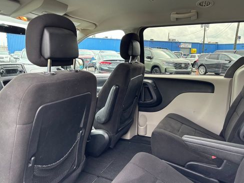 Used 2012 Dodge Grand Caravan Crew FWD image 15