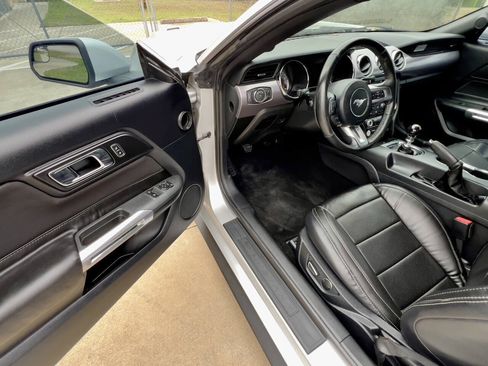 Used 2016 Ford Mustang GT RWD image 23