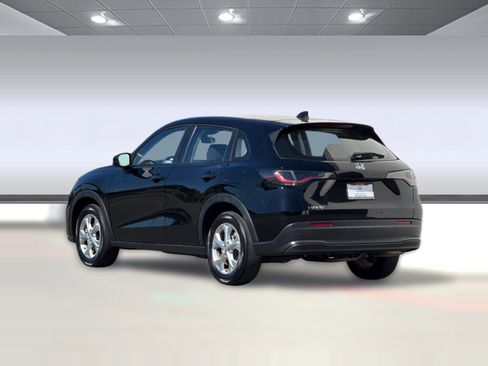 Certified 2023 Honda HR-V LX image 3