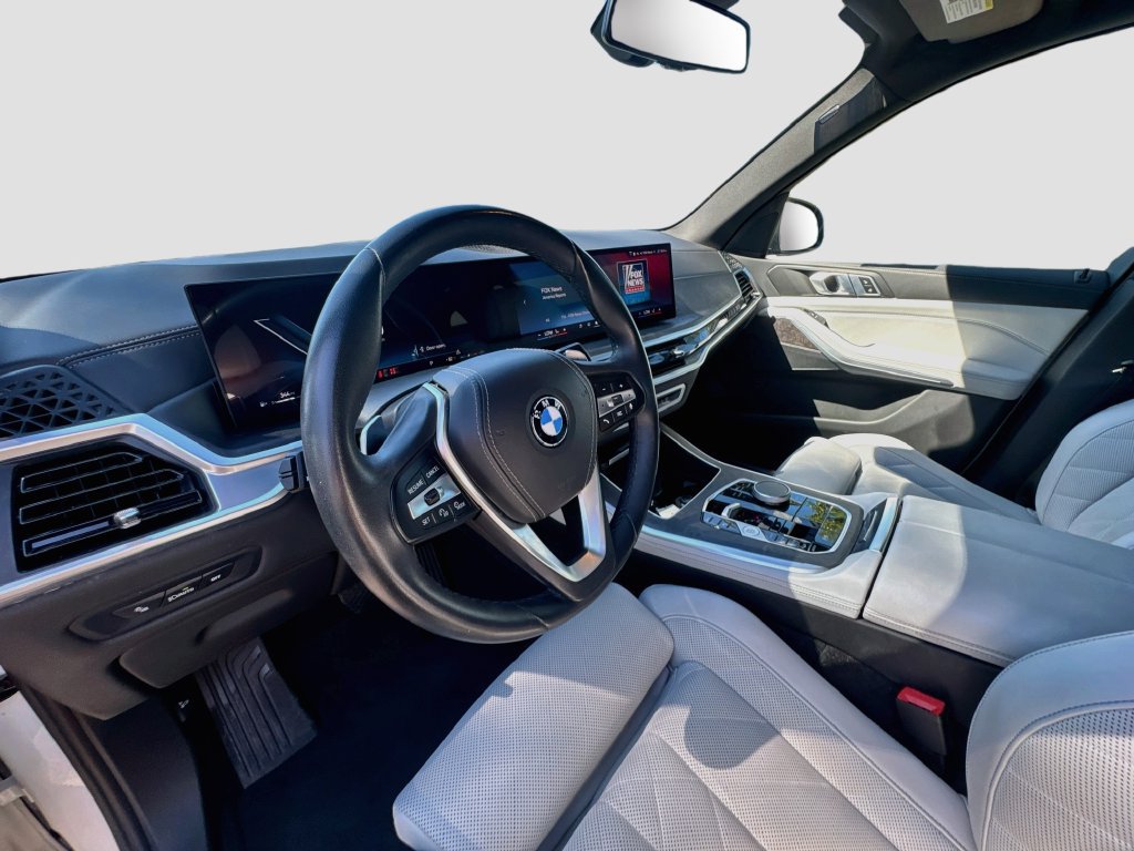 Used 2024 BMW X5 xDrive40i w/ Parking Assistance Package AWD/4WD image 9