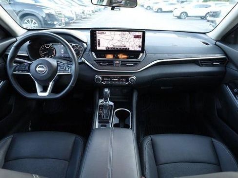 Certified 2025 Nissan Altima 2.5 SL FWD image 24