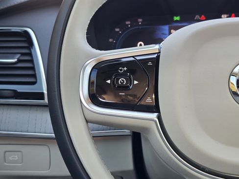 Used 2025 Volvo XC90 B6 Ultra w/ Protection Package Premier image 40