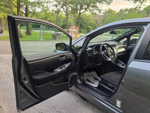 Used 2019 Nissan Leaf S w/ S Charge Package FWD image 10