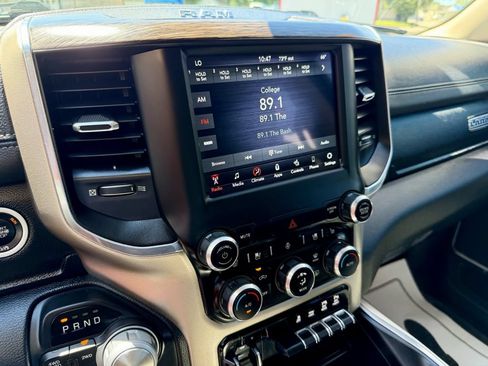 Used 2019 RAM 1500 Laramie AWD/4WD image 14