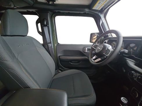 Used 2024 Jeep Wrangler Unlimited Sahara image 16
