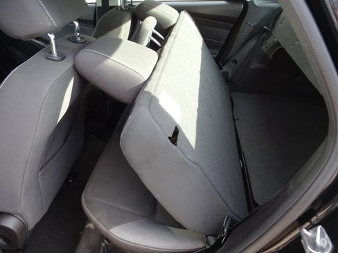 Used 2014 Ford Focus SE w/ SE Winter Package FWD image 25