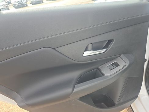 Used 2026 Nissan Sentra SR w/ SR Premium Package image 32