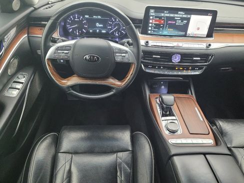 Used 2020 Kia K900 Luxury image 22