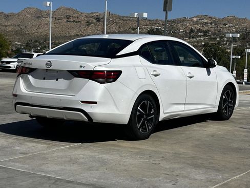 Used 2024 Nissan Sentra SV FWD image 7