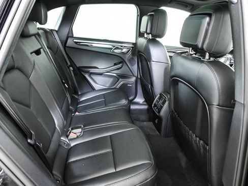 Certified 2026 Porsche Macan AWD/4WD image 23