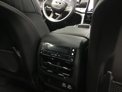 New 2025 Jeep Grand Cherokee L Limited w/ Luxury Tech Group II image 22