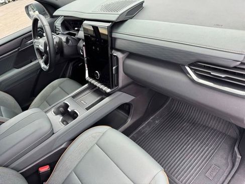 Certified 2025 GMC Acadia AT4 w/ LPO, Floor Liner Package AWD/4WD image 28