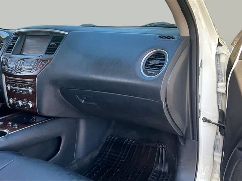 Used 2017 Nissan Pathfinder Platinum w/ Midnight Edition Package FWD image 16
