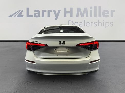 Used 2023 Honda Civic EX image 4