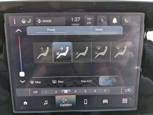 Certified 2025 Jeep Compass Latitude image 32