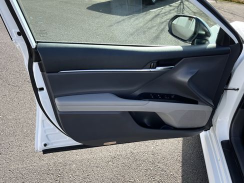 Used 2019 Toyota Camry LE image 15