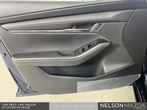 Used 2025 MAZDA MAZDA3 s FWD image 17