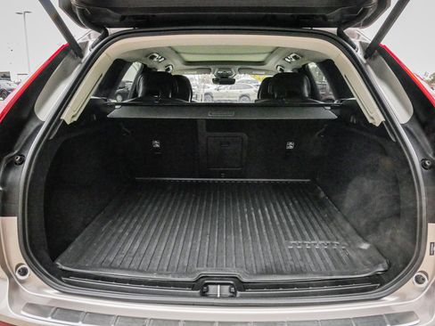 Used 2024 Volvo XC60 B5 Core image 32