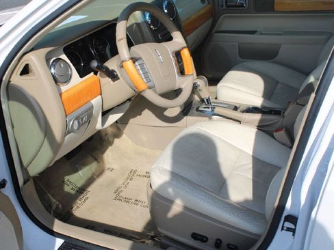 Used 2009 Lincoln MKZ image 6