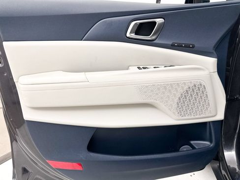 Certified 2025 Kia Carnival EX FWD image 31