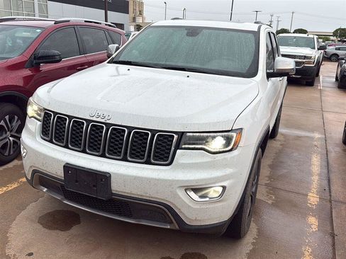 Used 2019 Jeep Grand Cherokee Limited w/ Luxury Group II RWD image 2