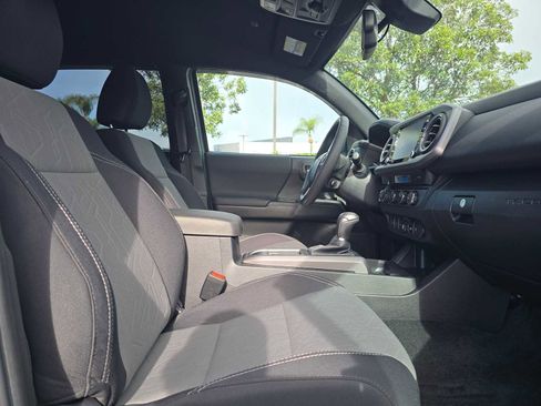 Certified 2022 Toyota Tacoma TRD Off-Road image 9