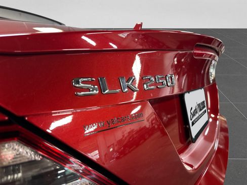 Used 2015 Mercedes-Benz SLK 250 w/ Premium Package image 41