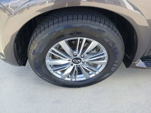 Used 2022 INFINITI QX80 Luxe w/ All-Season Package image 29