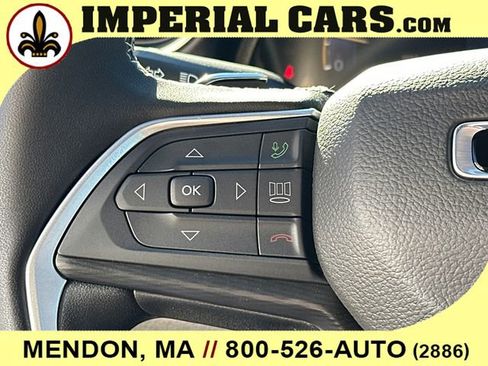 New 2025 Jeep Grand Cherokee Altitude image 28