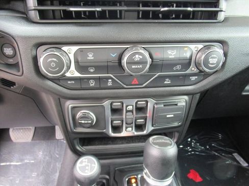 New 2026 Jeep Gladiator Sport image 21