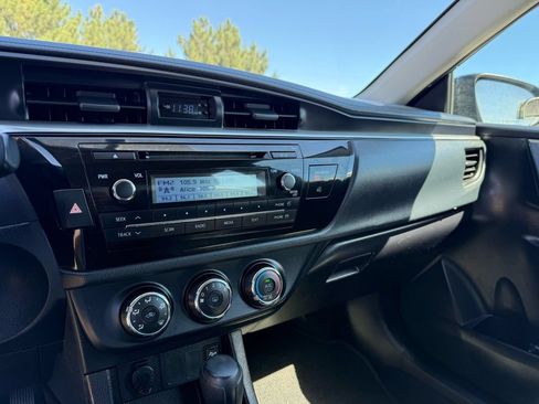 Used 2014 Toyota Corolla L FWD image 13