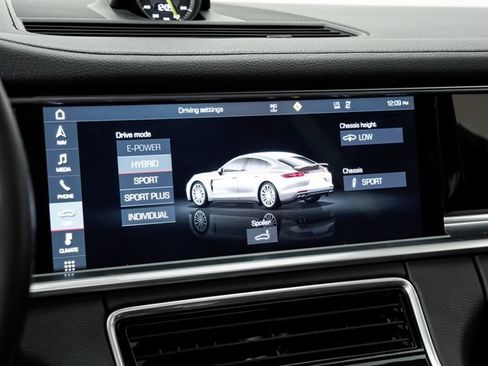 Used 2019 Porsche Panamera 4 AWD/4WD image 19