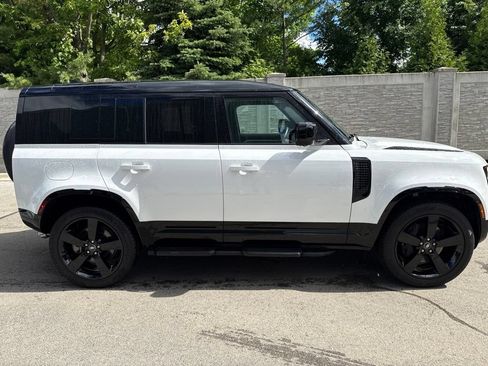 Used 2025 Land Rover Defender 110 X-Dynamic SE AWD/4WD image 6