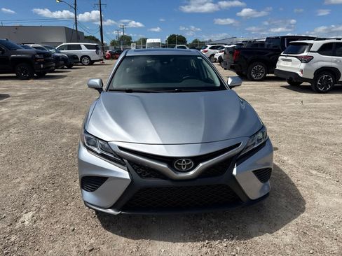 Used 2020 Toyota Camry SE w/ Convenience Package FWD image 10