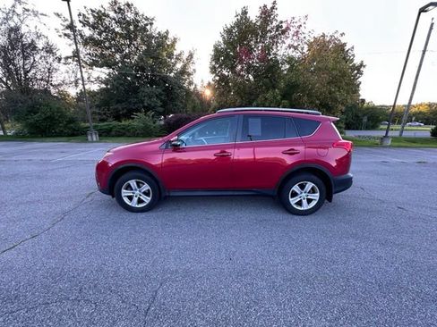 Used 2014 Toyota RAV4 XLE AWD/4WD image 6