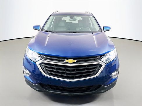 Used 2019 Chevrolet Equinox LT w/ Sun & Navigation Package image 2