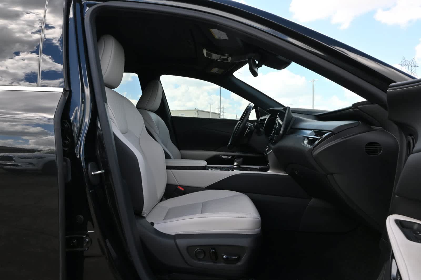 Used 2024 Lexus RX 350 Premium w/ Accessory Package (Z1) FWD image 23
