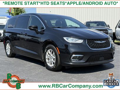 Used 2024 Chrysler Pacifica Touring