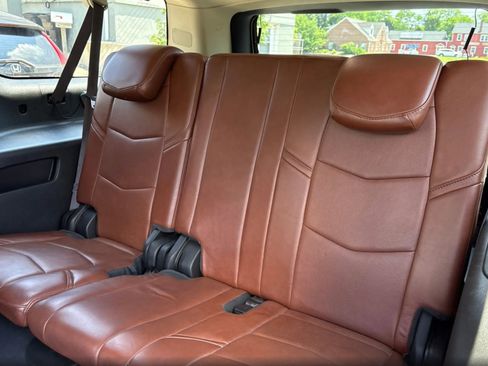 Used 2015 Cadillac Escalade ESV Premium image 15