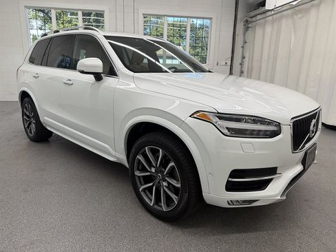 Used 2017 Volvo XC90 T6 Momentum w/ Vision Package AWD/4WD image 5