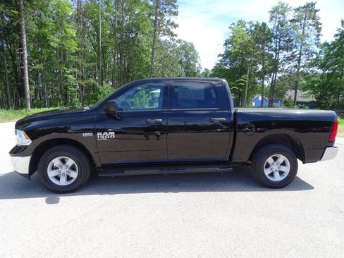 Used 2020 RAM 1500 4x4 Crew Cab Classic Tradesman w/ Chrome Appearance Package image 5