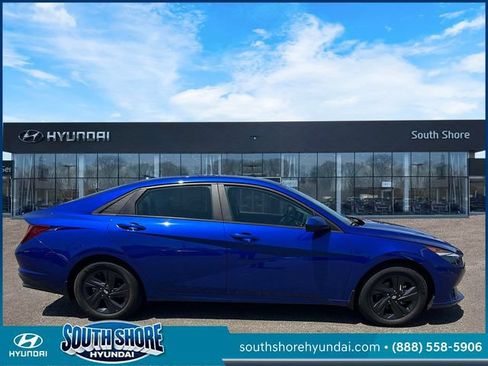 Certified 2023 Hyundai Elantra SEL FWD image 5