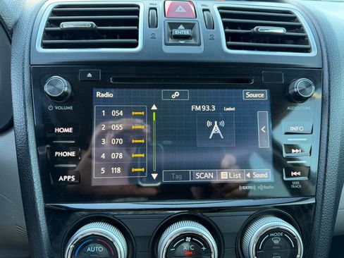 Used 2017 Subaru Forester 2.5i Premium AWD/4WD image 10