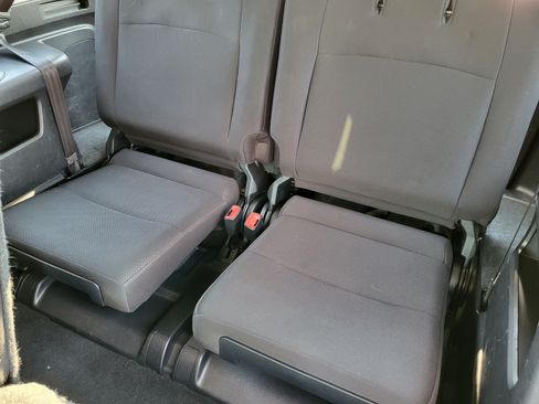 Used 2017 Toyota 4Runner SR5 AWD/4WD image 22