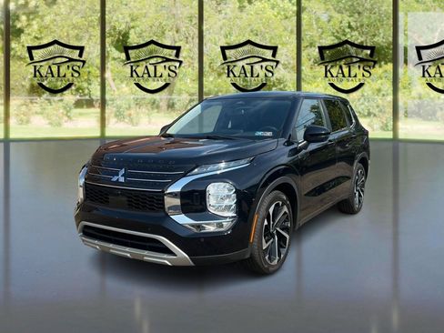 Used 2022 Mitsubishi Outlander SE AWD/4WD image 1